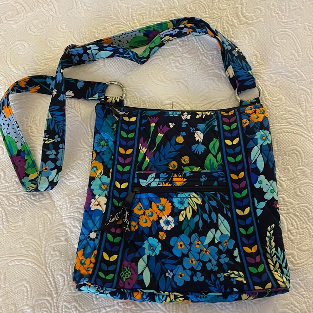 Pretty Vera Bradley crossbody bag purse blue orange  flower pattern